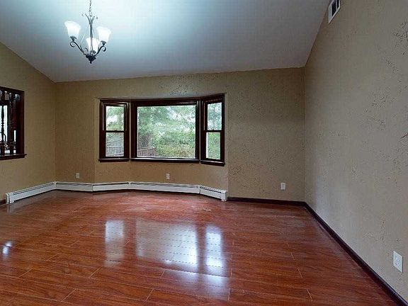 3rd image of 205 Lincoln Ave