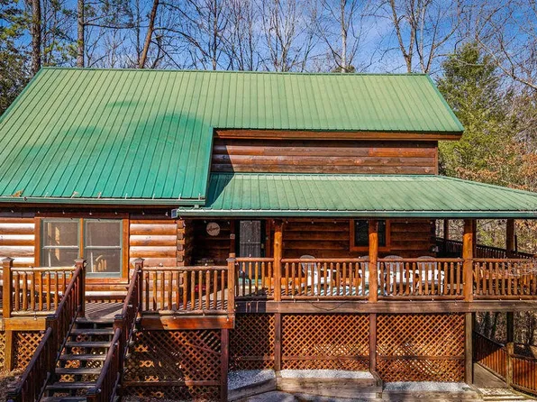 2955 Raven Fork Cir, Sevierville, TN 37876