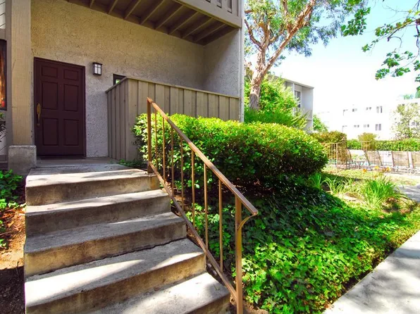 18433 Hatteras St Unit 405, Tarzana, CA 91356