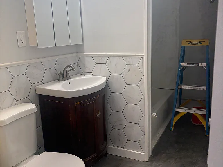 27 Horton St #2 — Photo 3