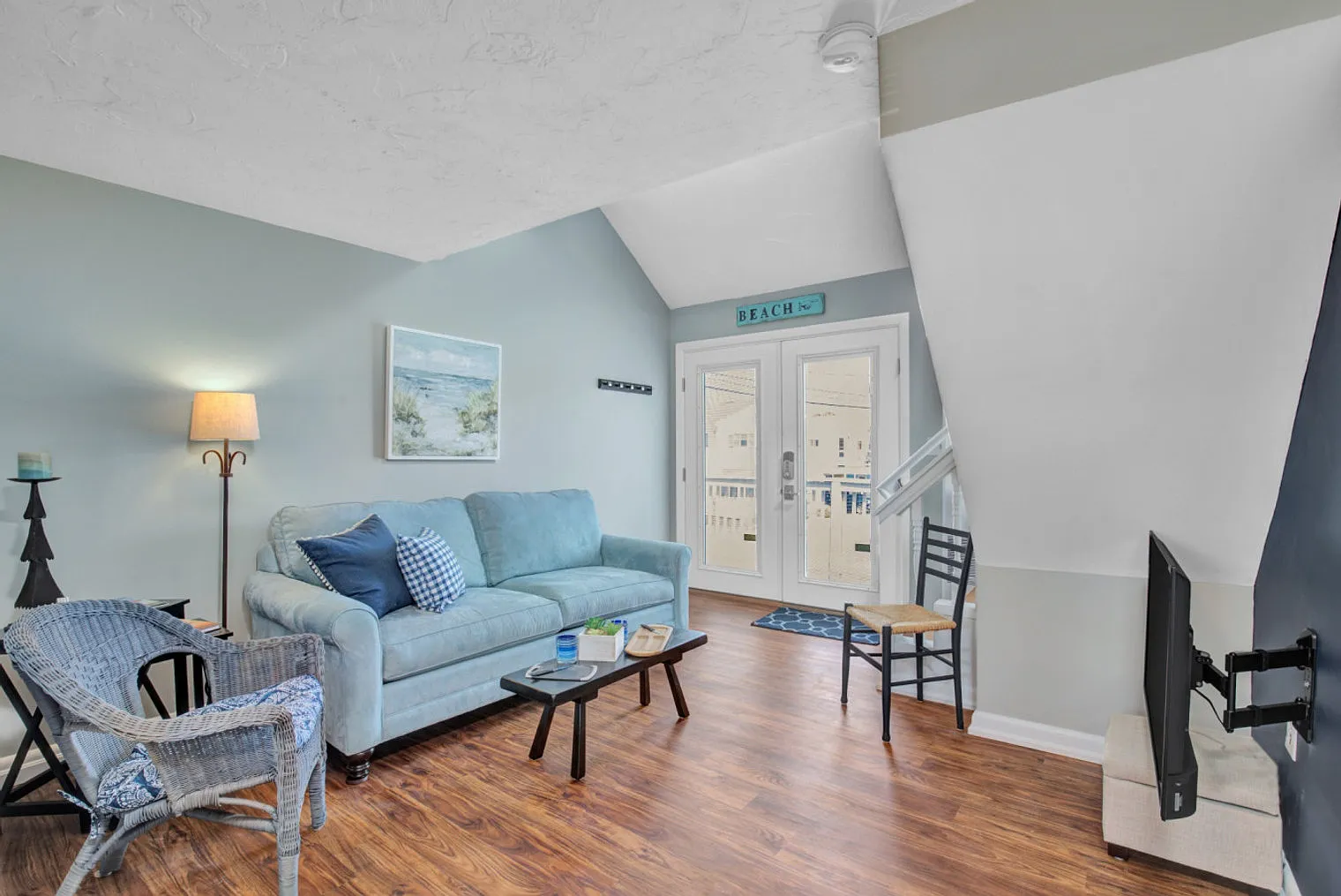2 bed, 1.0 bath, $2,467 — Photo 4