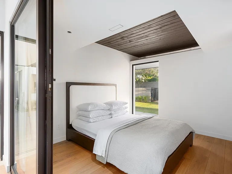 5311 E Mitchell Dr — Photo 16