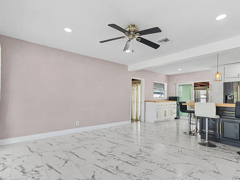 1820 SW 22nd Ave — Photo 16