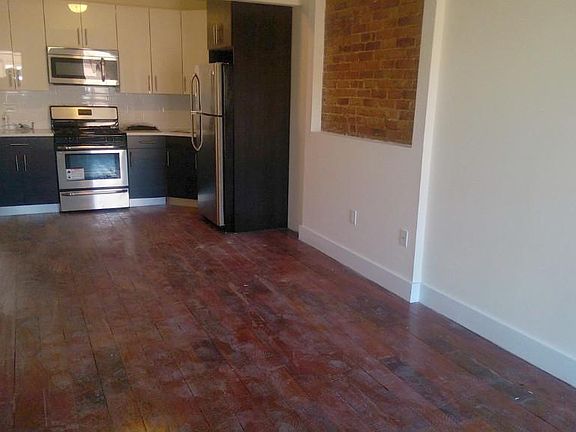 4th image of 628 Willoughby Ave APT 4