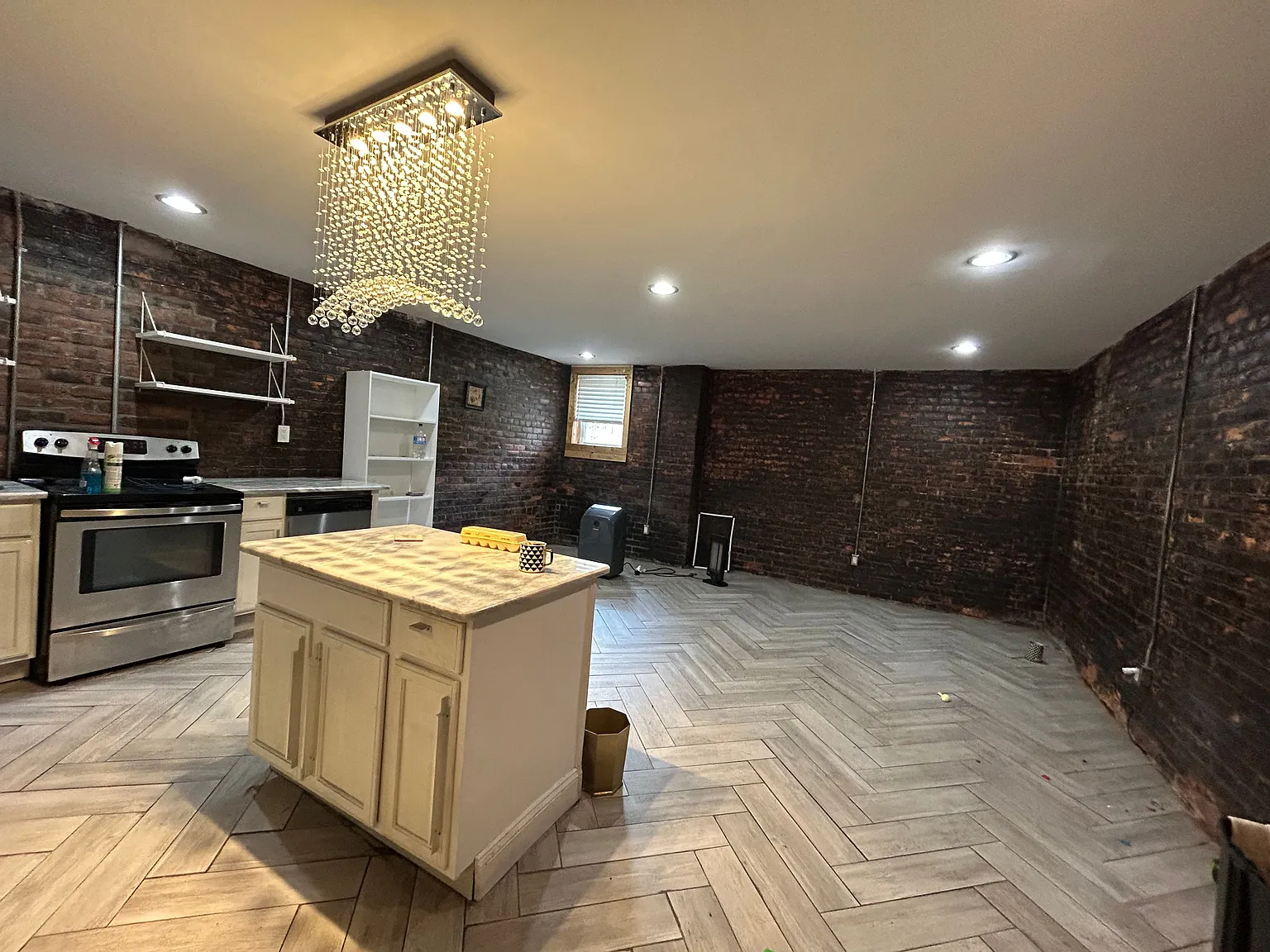 2 bed, 1050 sqft, $1,250 — Photo 3