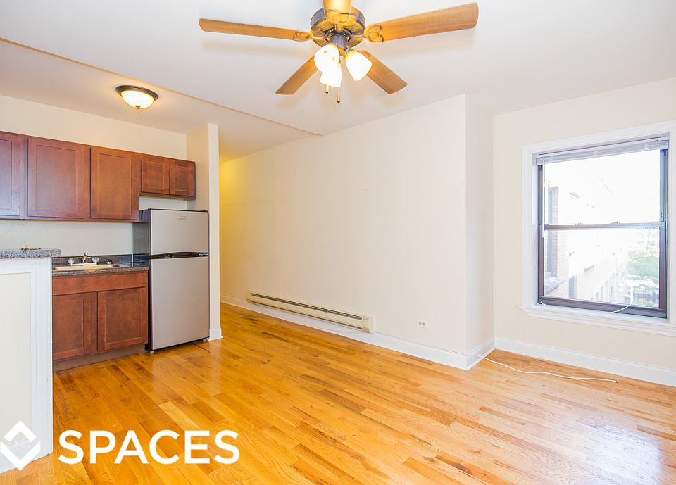1st image of 819 W Cornelia Ave APT 210