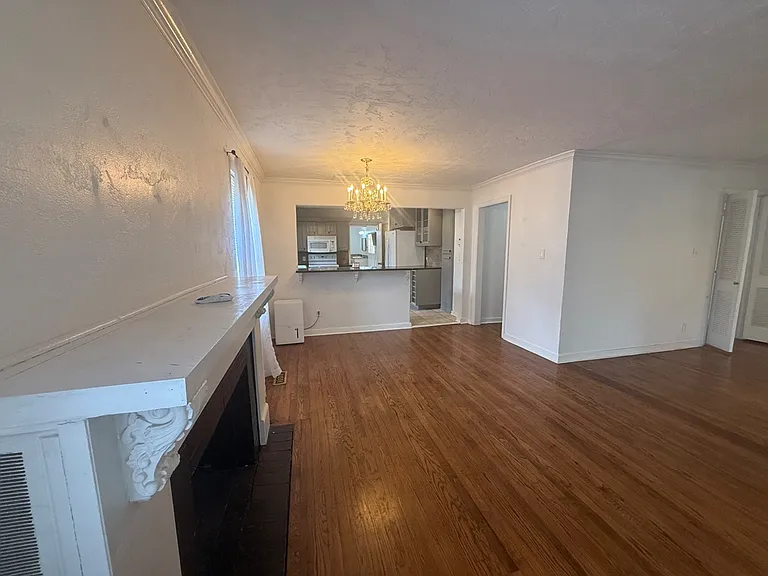 3105 NW 21st St — Photo 7