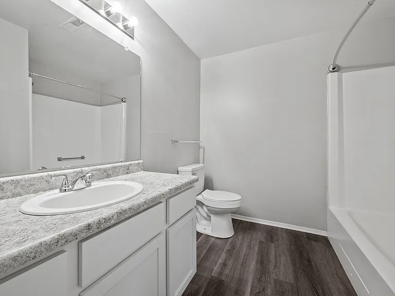Chalet Villa Lakefront Community — Photo 18