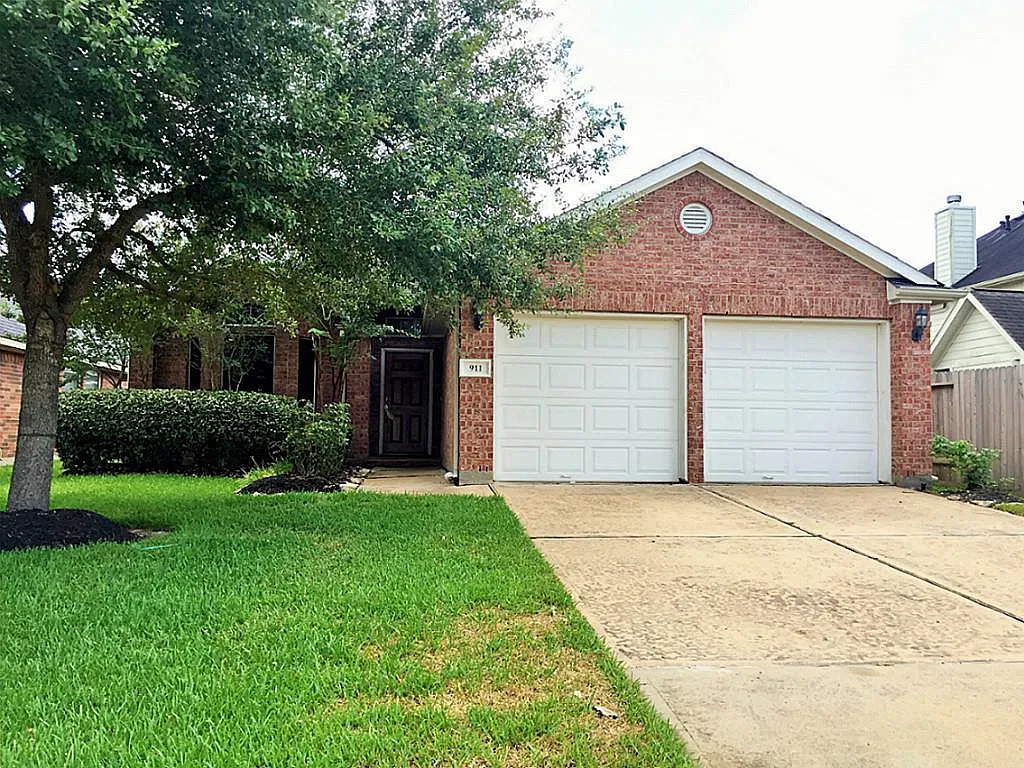 3 bed, 2.0 bath, 1664 sqft, $2,285 — Photo 2