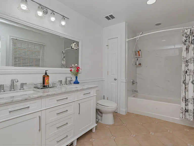 310 Main St — Photo 14