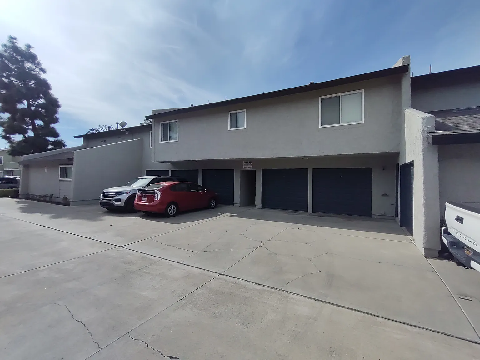 1 bed, 575 sqft, $2,300 — Photo 2