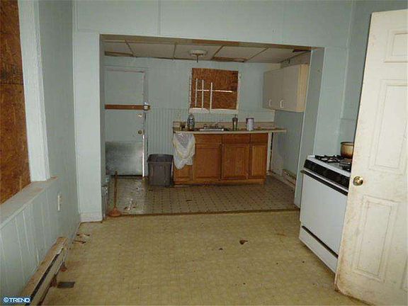 5th image of 443 E Ontario St