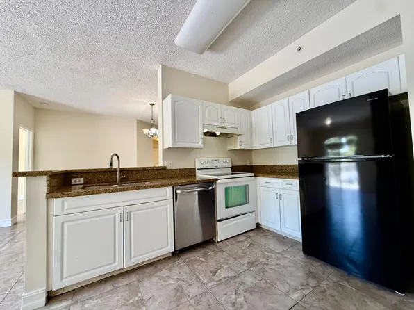 6960 SW 39th St APT E207, Davie, FL 33314