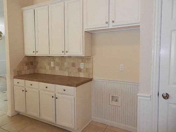 4th image of 722 Rolling Hills Dr