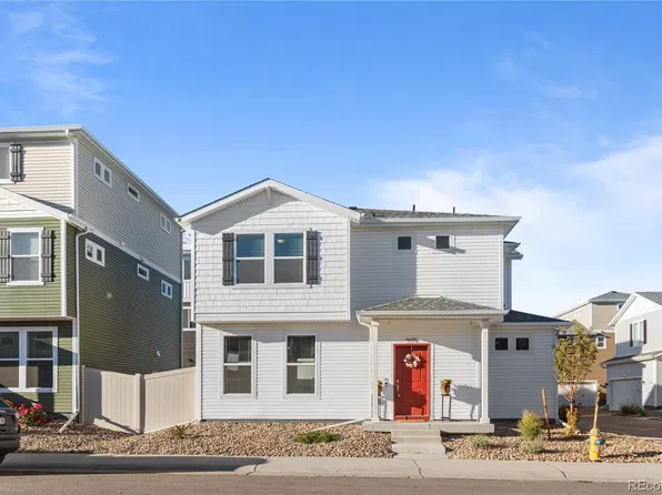 46525 Sunflower Lane, Bennett, CO 80102