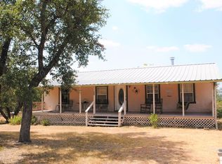839 W Oak Dr, Fredericksburg, TX 78624