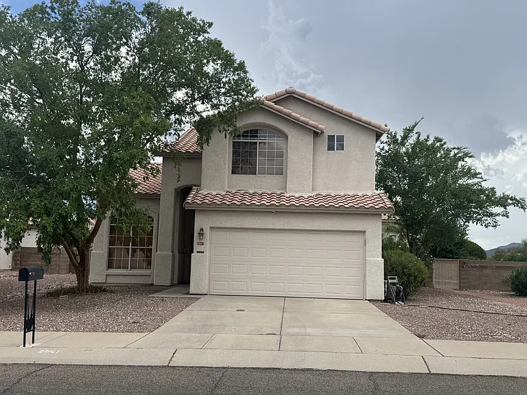 2941 W Calle Lucinda — Photo 2