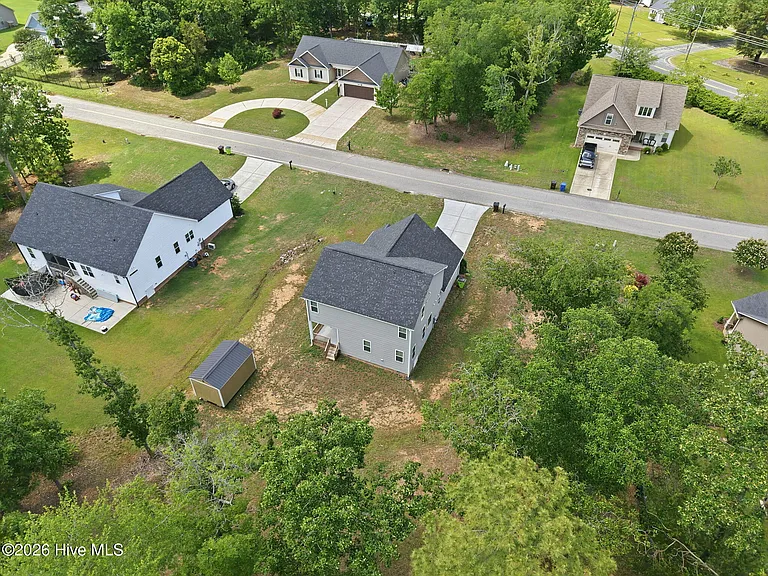 105 Village Dr — Photo 8