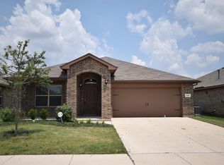 829 Rutherford Dr, Crowley, TX 76036