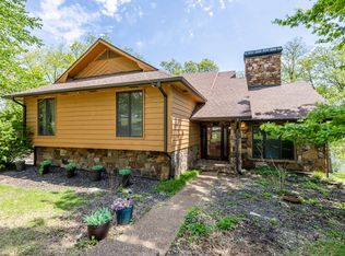 17759 Woods Dr, Boonville, MO 65233