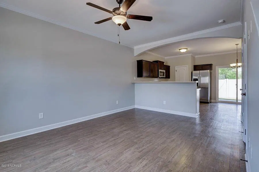 2 bed, 2.5 bath, 1137 sqft, $1,600 — Photo 2