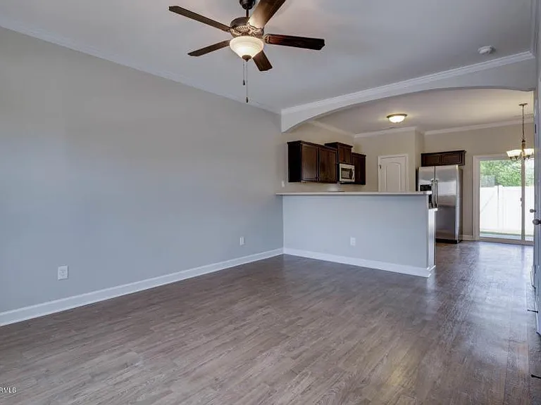 404 Justice Farm Dr — Photo 2