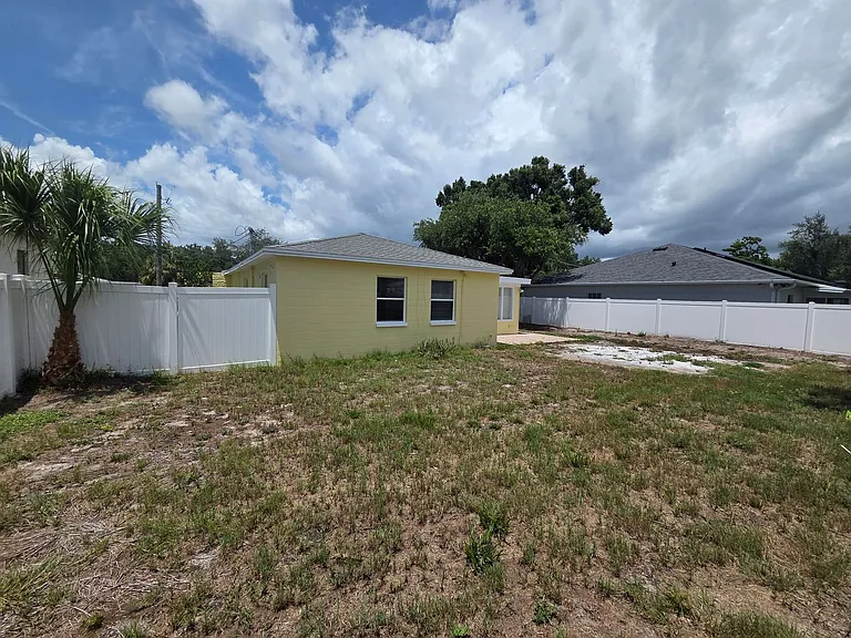 2910 W Pearl Ave — Photo 18