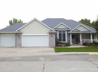 506 E 52nd Street Pl, Kearney, NE 68847