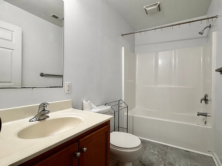 111 Montpelier St — Photo 32