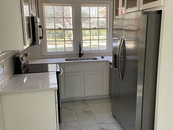 4th image of 352 Bowden Dr