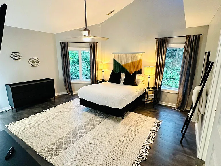 2607 Phoenix Hill Dr — Photo 41