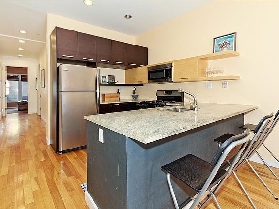 3rd image of 321 Greene Ave APT 1B