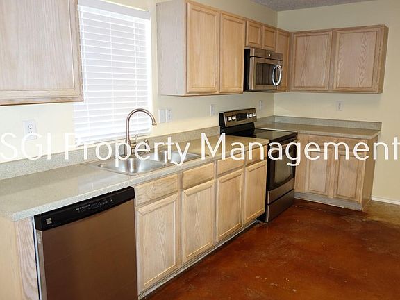 2nd image of 2808 Bissell Way