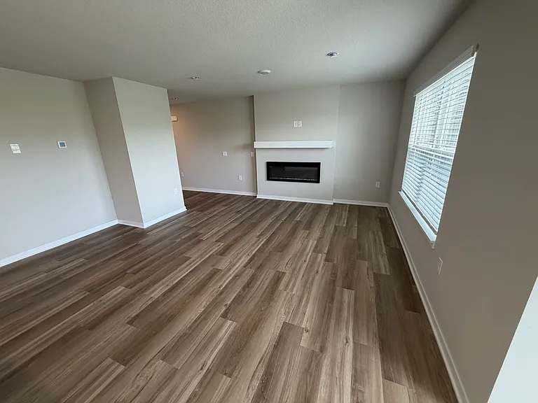 17021 Persimmon Ln — Photo 9