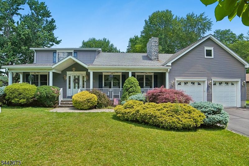 1st image of 28 Nye Ave