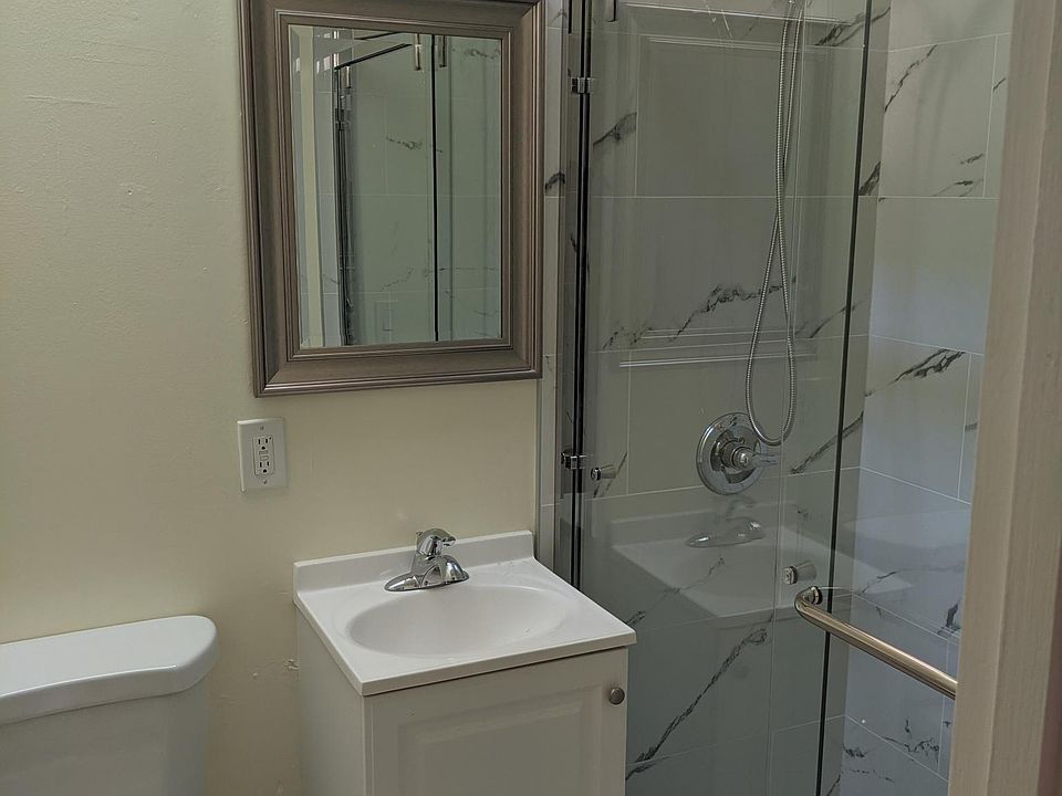 1st image of 965 Gretchen Ln