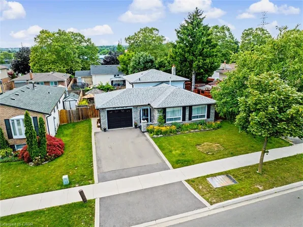 3131 Palmer Dr, Burlington, ON L7M 1L3