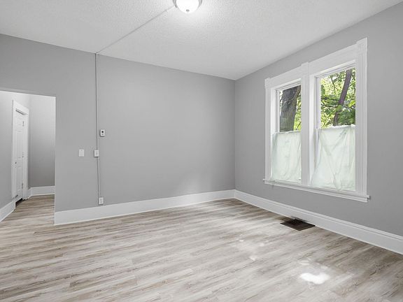 5th image of 1318 18th Ave N