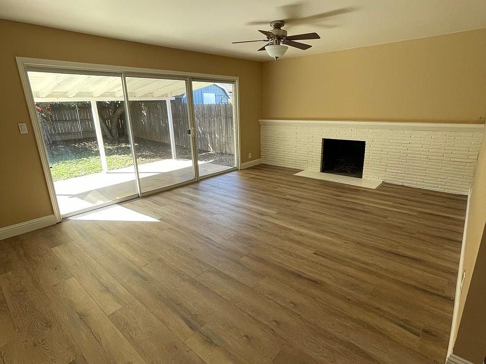 1st image of 2438 La Loma Dr