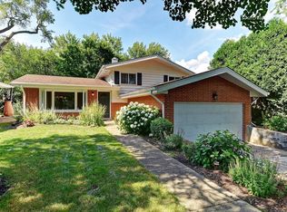 440 Naperville Rd, Clarendon Hills, IL 60514