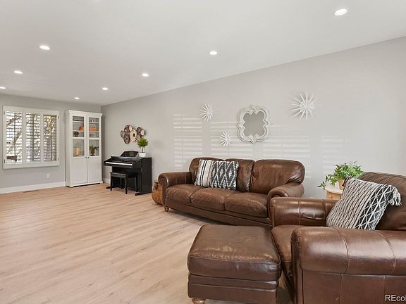 3rd image of 6737 S Niagara Ct