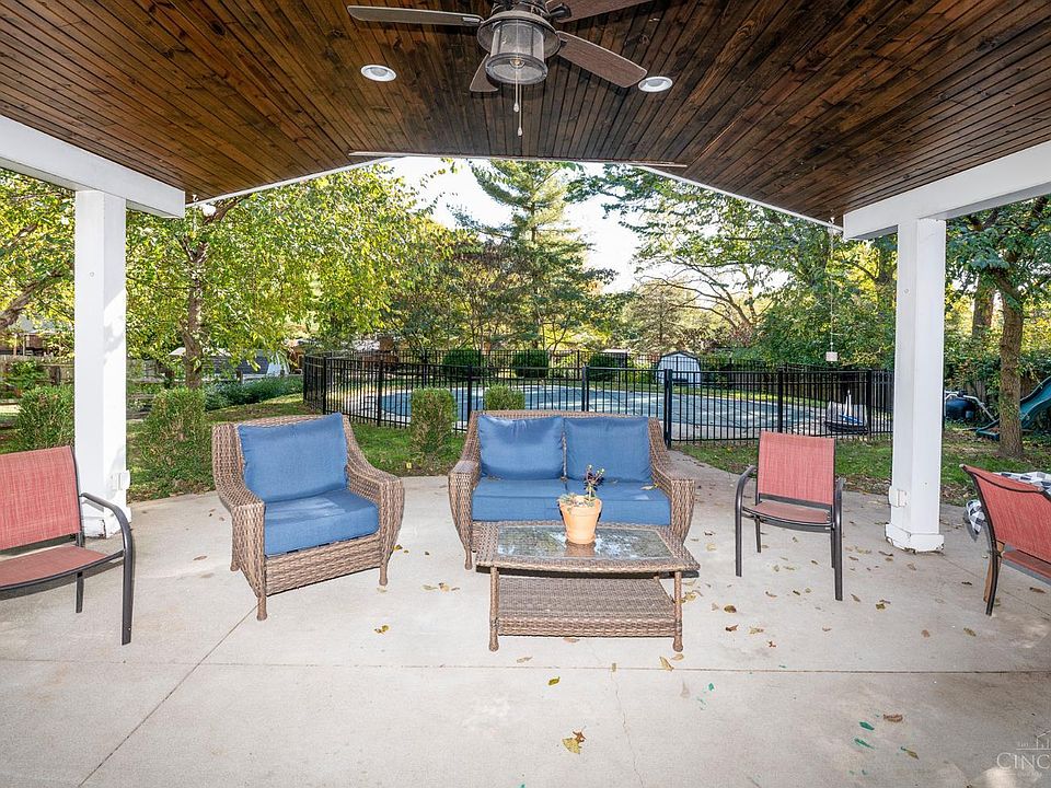 2nd image of 5625 Shady Hollow Ln