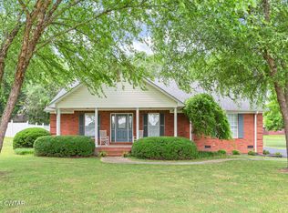 1041 N Broad St, Lexington, TN 38351
