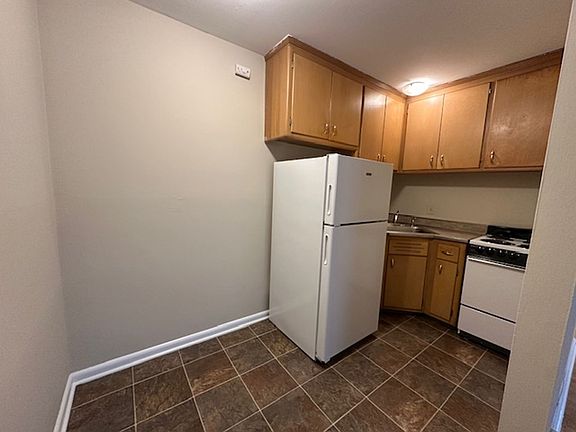 5th image of 3827 N Humboldt Blvd APT 4