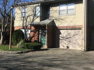 201 Metacomet Dr #201, Meriden, CT 06450