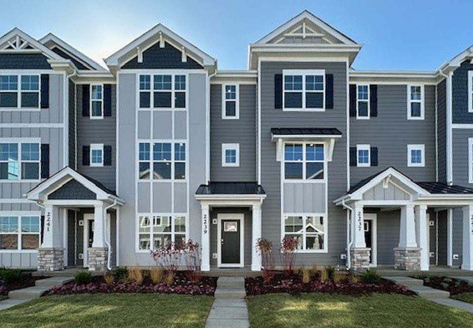 1st image of 2239 Glacier St