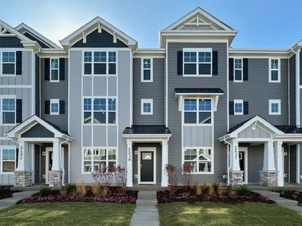 2239 Glacier St, Mundelein, IL 60060