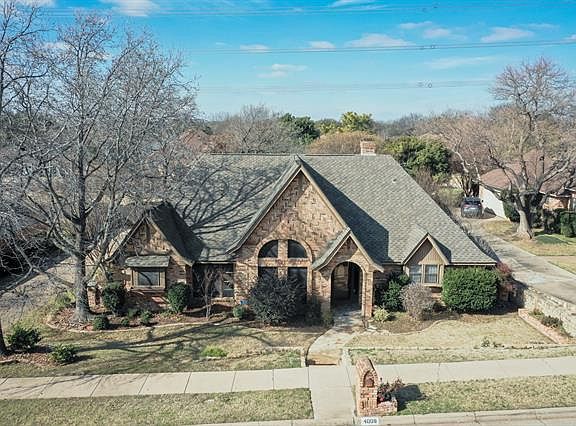 2nd image of 4008 Falcon Lake Dr