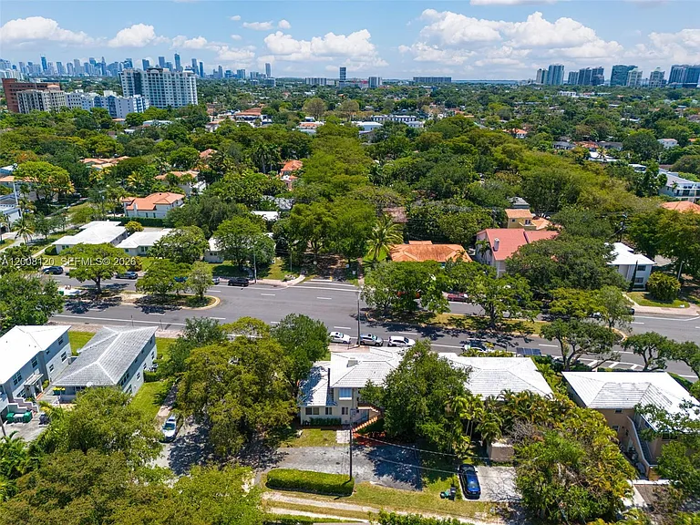 3500 Ponce De Leon Blvd #LOWER — Photo 41