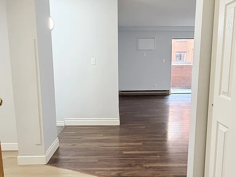 10 Pearl St W #106 — Photo 2